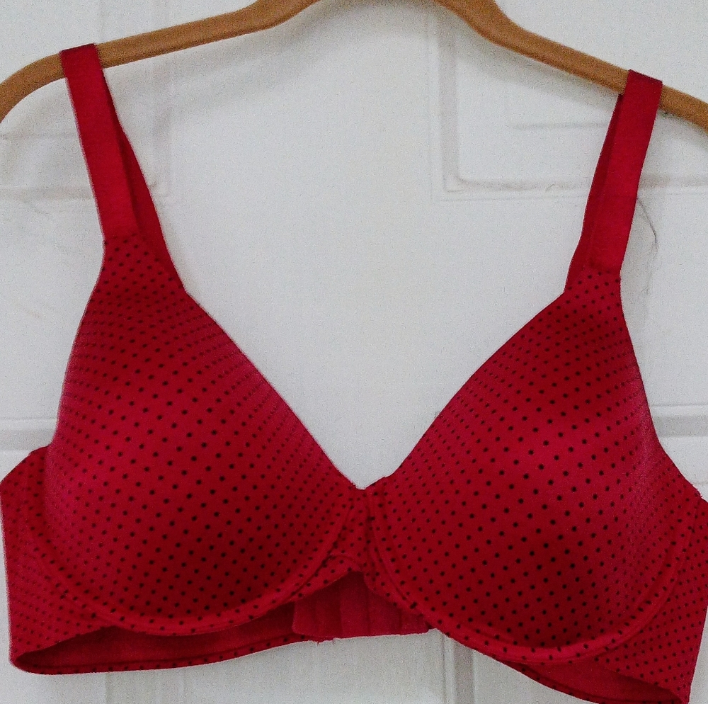 Lilyette red & black polka dot bra with double clasp closures. Size 40C